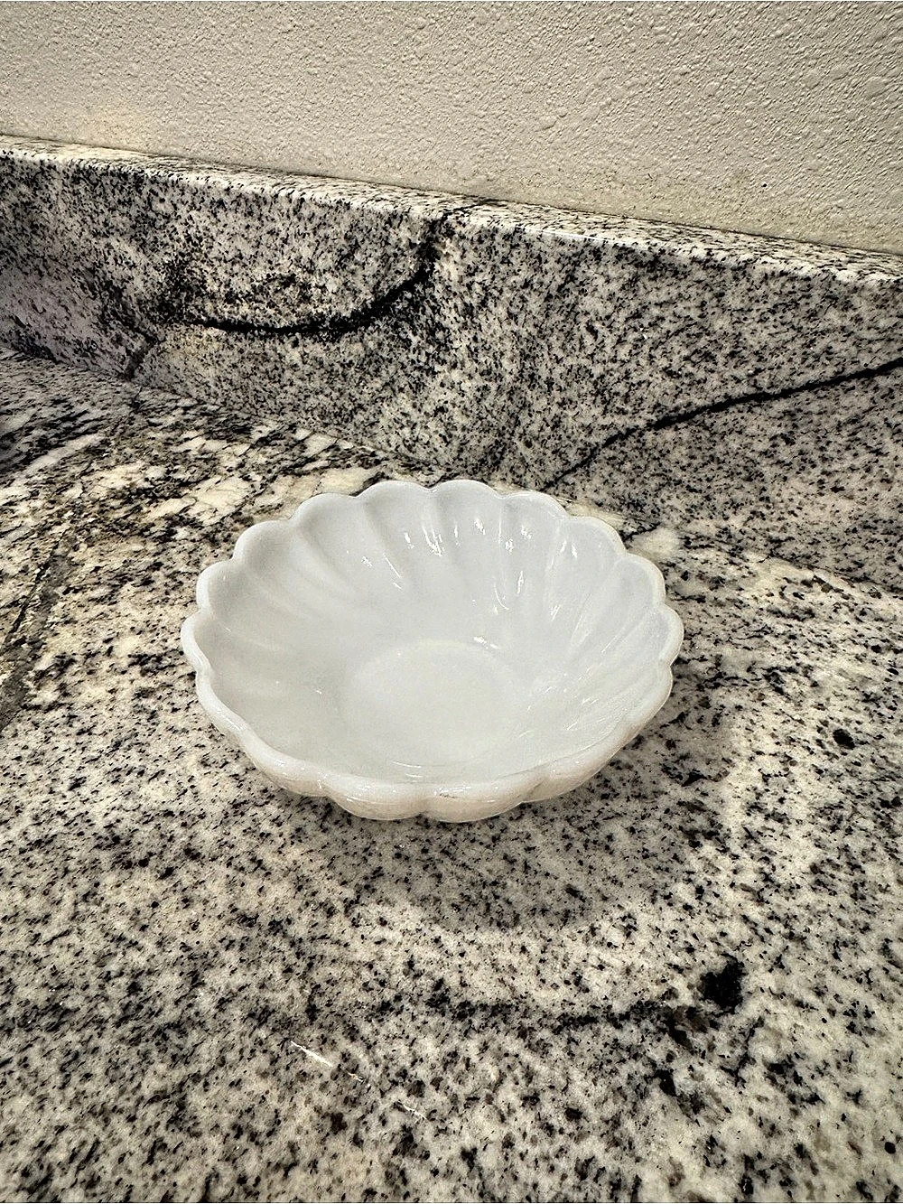 Vintage milk glass swirl dish